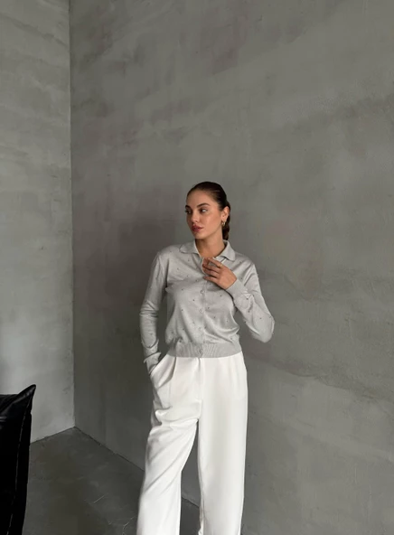Gri Polo Yaka Mini Topçuklu Bluz - Resim 7