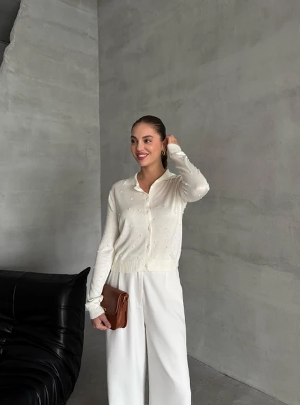 Ekru Polo Yaka Mini Topçuklu Bluz - Resim 6