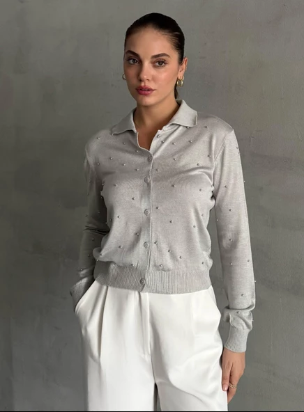Gri Polo Yaka Mini Topçuklu Bluz ürün görseli 1
