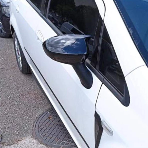 Fiat Punto 2008-2018 arası Batman Ayna Kapağı Piano Black ürün görseli 1