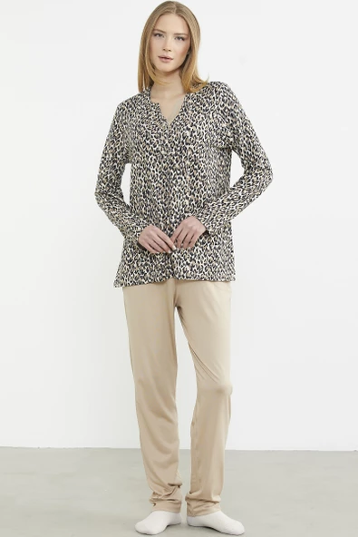 Yakası Düğmeli Leopar Kombinli Pijama Takım - Bej ürün görseli 1
