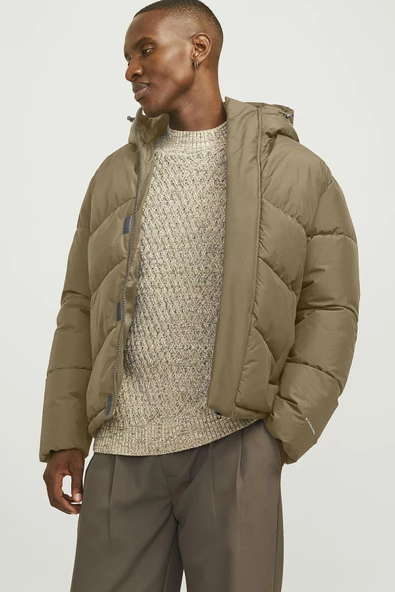 Jack Jones Erkek Elmwood Kapüşonlu Rüzgar Geçirmez Kısa Şişme Mont 12259850 ürün görseli 1