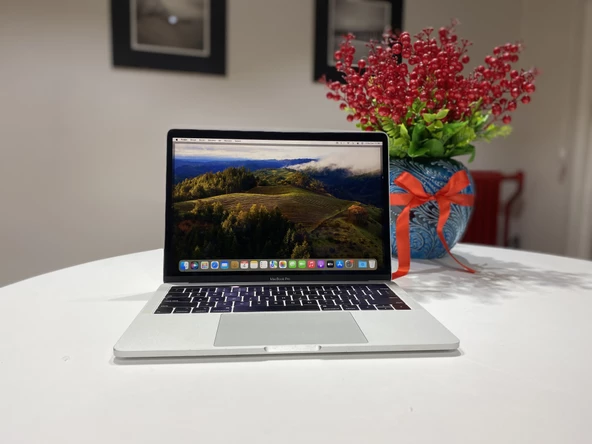MACBOOK PRO 13 İNÇ 2019 1.4GHZ İ5, 8GB RAM, 128GB SSD, 1536MB GPU ürün görseli 1