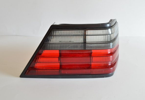 MERCEDES W124 STOP CAMI SAĞ YENİ MODEL ürün görseli 1
