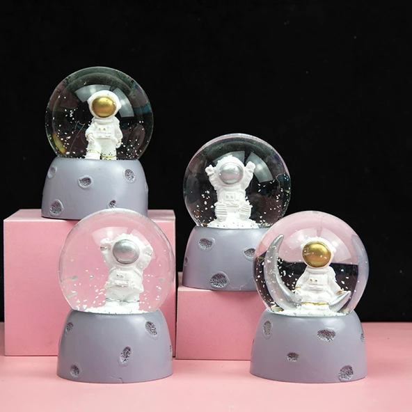 Mini Işıklı Astronot Kar Küresi ürün görseli 1