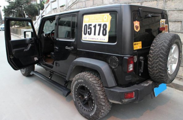 JEEP WRANGLER RUBİCON JK ELEKTRİKLİ YAN BASAMAK SETİ 2007-2017 ürün görseli 1
