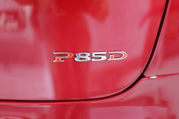 TESLA P85D BAGAJ YAZISI - Resim 3