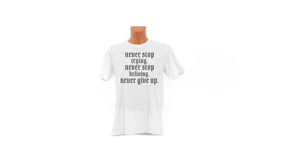Never Give Up baskılı Tişört ürün görseli 1