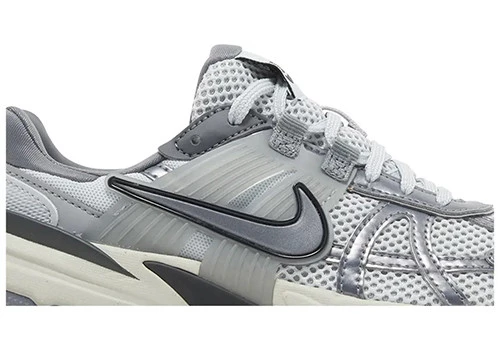 Nike V2K Run Pure Platinum - Resim 4