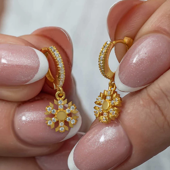 Gümüş Sallantılı Gold Kar Tanesi Kadın Küpe ürün görseli 1