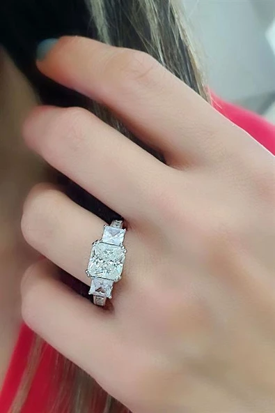 Sky Diamond Taşlı 925Ayar Gümüş Baget Tek Taş Yüzük ürün görseli 1