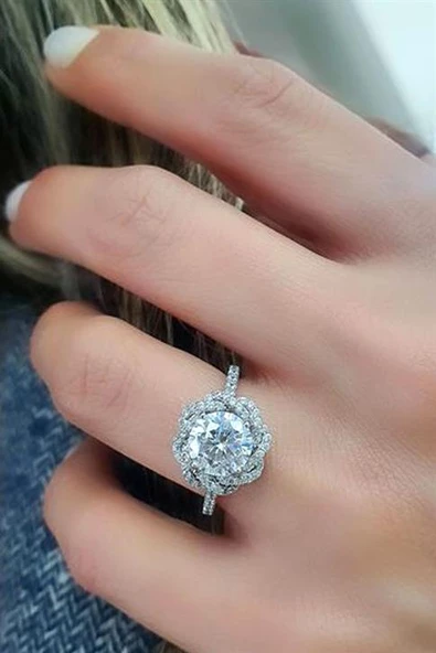 Sky Diamond Taşlı 925Ayar Gümüş Üzerine Beyaz Altın Kaplama Tek Taş Gül Yüzük ürün görseli 1