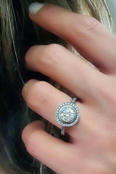 Sky Diamond Taşlı 925Ayar Gümüş Üzerine Beyaz Altın Kaplama Tek Taş Yüzük ürün görseli 1