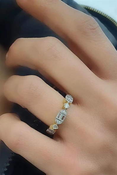 Baget Zirkon Taşlı 925Ayar Gümüş Üzerine Altın Kaplama İtalyan Tasarımı Trend Yüzük ürün görseli 1
