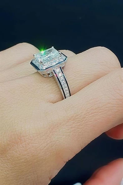 Sky Diamond Taşlı 925Ayar Gümüş Üzerine Beyaz Altın Kaplama Özel Tasarım Tek Taş Baget Yüzük ürün görseli 1