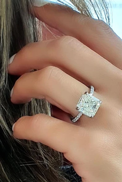 Sky Diamond 925Ayar Gümüş Üzerine Beyaz Altın Kaplama Tek Taş Yüzük ürün görseli 1