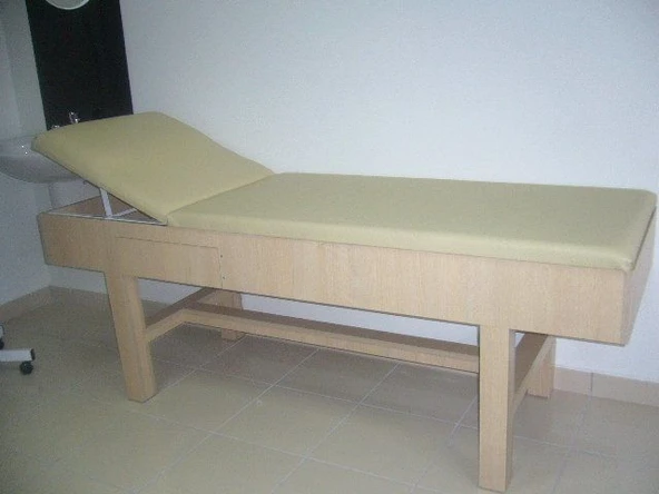 Medikaltec Muayene Masası Ahşap Giydirmeli ürün görseli 1