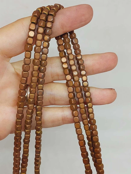 Hematit Taşı Kare Şekilli Dizi 4mm (54656) ürün görseli 1