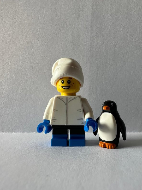 Orjinal Lego Minifigür ice boy with penguen ürün görseli 1