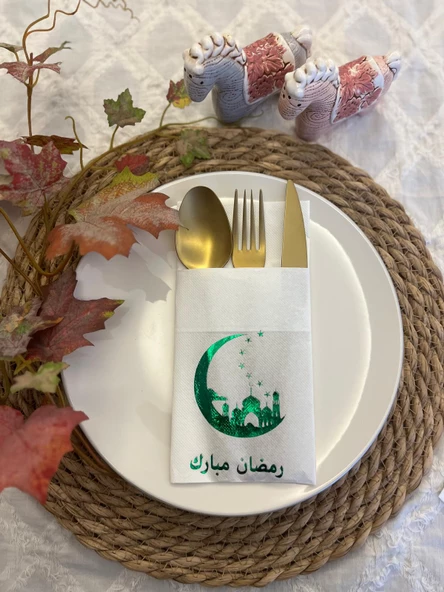 Yeşil Yaldızlı Beyaz Arapça Ay Desenli Ramadan Mübarek Cepli Peçete 12 lı 40x40 ürün görseli 1