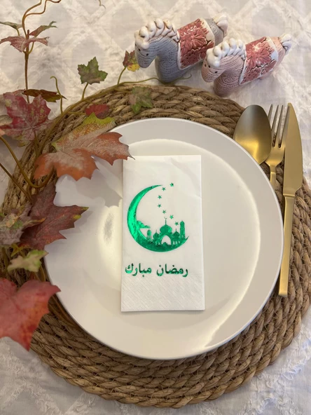 Yeşil Yaldızlı Beyaz Ay Desenli Arapça Ramadan Mubarek Garson Katlama Peçete 16 lı ürün görseli 1