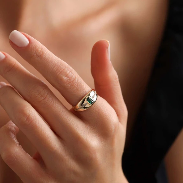 Emerald Taşlı Altın Yüzük ürün görseli 1