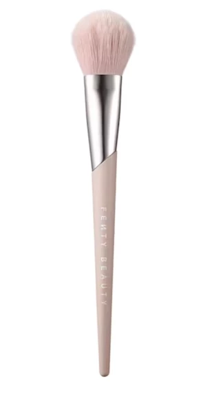 FENTY BEAUTY Sculpting Bronzer Brush - Bronzlaştırıcı Fırçası ürün görseli 1