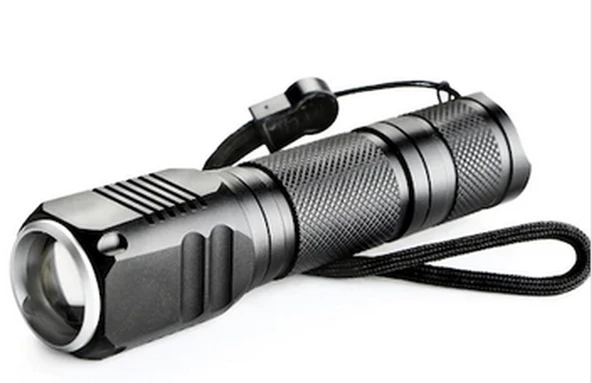 F.B.I F-82 T6 Led Zoomlu 2000 LM Yüksek Işık Şarjlı El Feneri ürün görseli 1