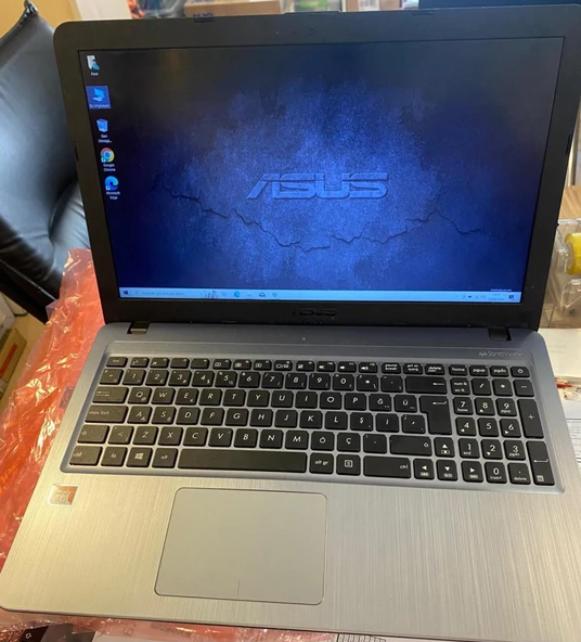 Asus X540BA-DM936T AMD A6-9225 2.6GHZ, 4GB RAM, 120GB SSD Notebook Pc (2.el) ürün görseli 1
