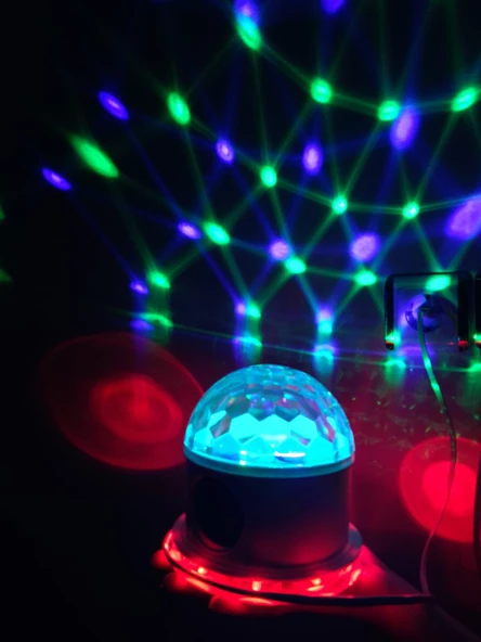 Döner Disco Işıklandırmalı Bluetooth Hoparlör ürün görseli 1