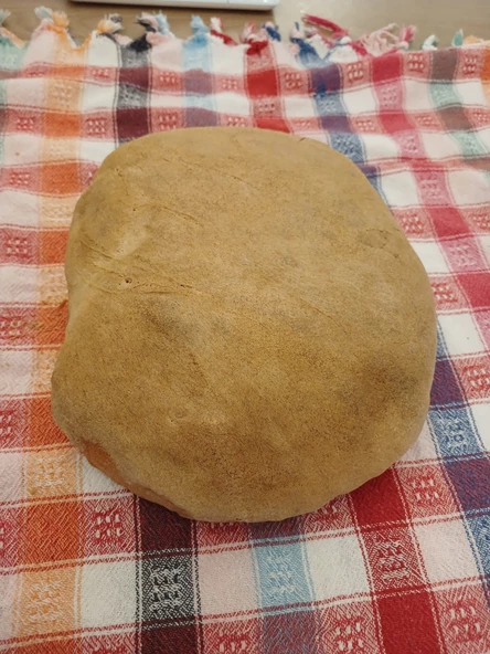 Ekşi Mayalı Odun Ateşi Kara Fırında Pişen Bayatlamayan Meşhur Hotaşlar Köy Ekmeği 1150Gr ürün görseli 1