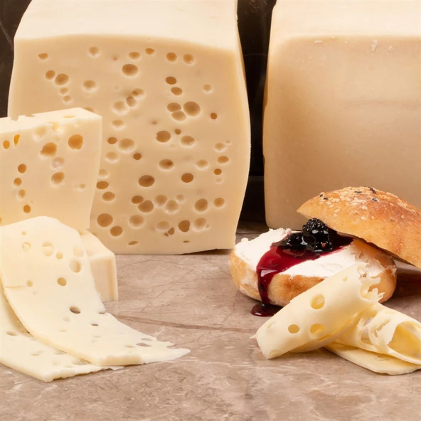 Tam yağlı Manyas Peyniri 6 Ay Olgunlaştırılmış 500GR Vakumlu Paket ürün görseli 1