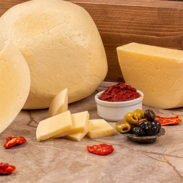 İvrindi Kelle Koyun Peyniri 2 Sene Olgunlaştırılmış Tuzlu 500Gr Vakumlu Paket ürün görseli 1