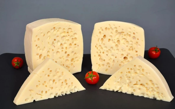 Yıllanmış Kelle Mihaliç Peyniri (Ağlayan Peynir) 500GR Vakumlu Paket ürün görseli 1