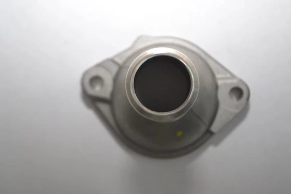 Toyota Yaris Termostat Kapaği (2003-2009) 1.3, 1.0 163210J010 ürün görseli 1