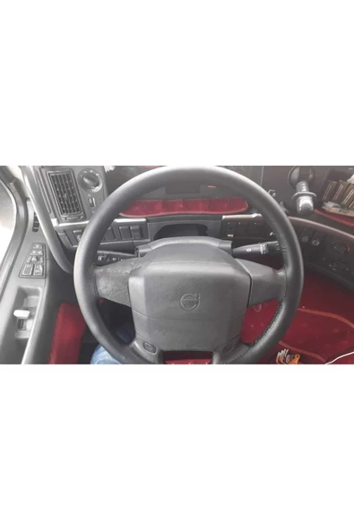 DİKİŞLİ DİREKSİYON KILIFI SİYAH DERİ SİYAH DİKİŞLİ VOLVO TIR KAMYON İÇİN ürün görseli 1
