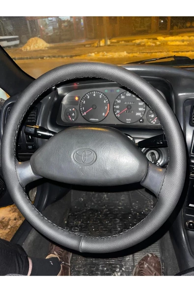 DİKİŞLİ DİREKSİYON KILIFI SİYAH DERİ SİYAH DİKİŞLİ TOYOTA COROLLA 1.3 XL ürün görseli 1