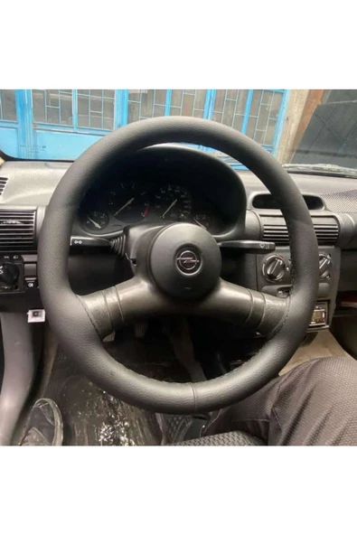 DİKİŞLİ DİREKSİYON KILIFI SİYAH DERİ/DİKİŞLİ OPEL CORSA İÇİN ürün görseli 1