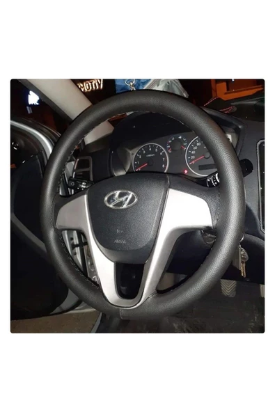 DİKİŞLİ DİREKSİYON KILIFI SİYAH DERİ/DİKİŞLİ HYUNDAİ İ20 İÇİN ürün görseli 1