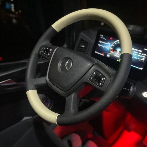 DİKİŞLİ DİREKSİYON KILIFI AÇIK BEJ/SİYAH DERİ SİYAH DİKİŞLİ YENİ MERCEDES İÇİN ürün görseli 1
