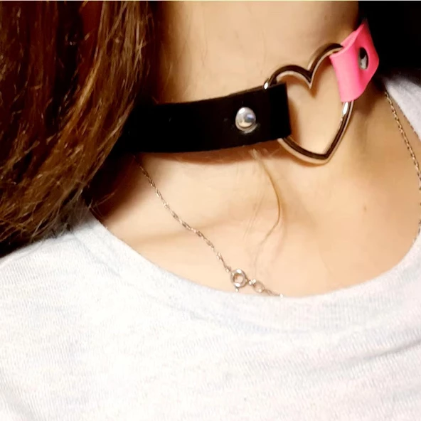 Siyah Pembe Deri Tasma Kalp 35 cm Choker Bayan Kolye Takı ürün görseli 1