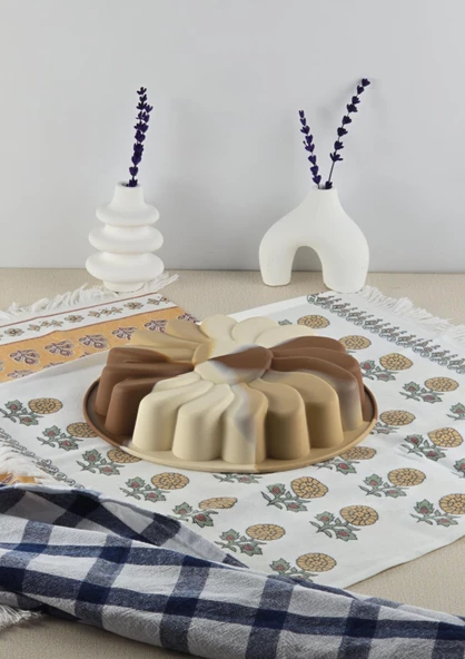 Silikon Kek Kalıbı - Papatya Desenli Kalıp - Isıya Dayanıklı, 1 Litre ürün görseli 1