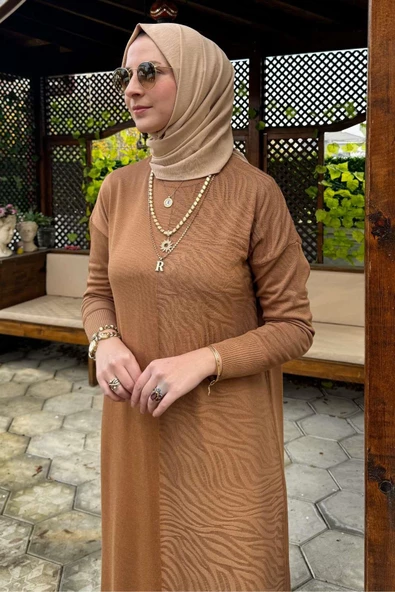 Zebra Desen Triko Elbise Camel - Resim 4