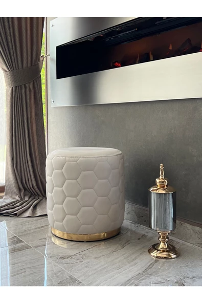 Holm Ev Design Lüks Modern Baby Face Kumaşlı Gold Detaylı Yuvarlak Silinebilir Petek Puf ürün görseli 1