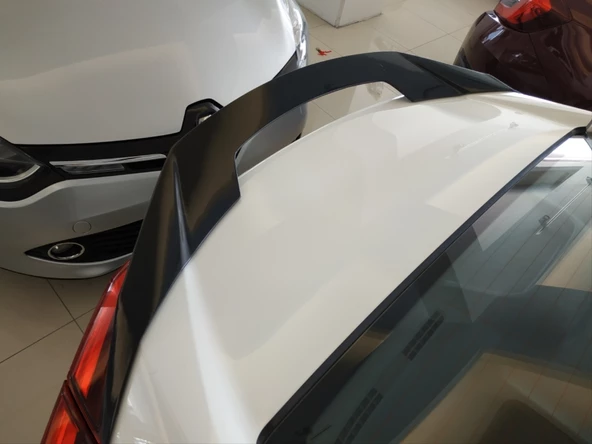 CIVIC FC5 IÇIN UYUMLU V STYLE SPOILER - PIANO BLACK ürün görseli 1