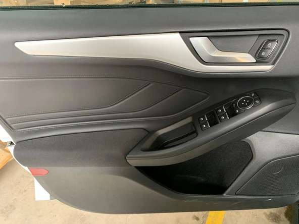 FOCUS IÇIN UYUMLU 2019+ PANEL KAPLAMA KALIN MODEL - SILVER (ABS) ürün görseli 1