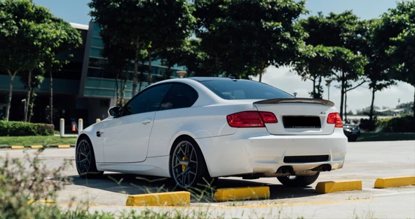 3 SERISI E92 IÇIN UYUMLU MT SPOILER  - PIANO BLACK (PARLAK SIYAH) ürün görseli 1