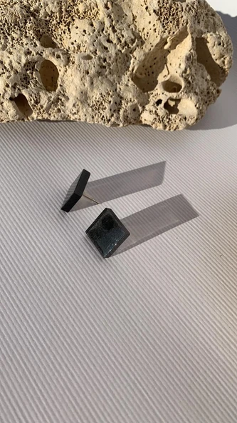 Parlak Füme Renkli Orta Boy Kare Şekil Gold Aksesuarlı Epoksi Küpe El Yapımı Hediyelik ürün görseli 1
