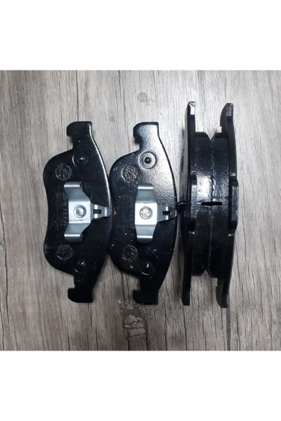 Renault Megane Fluence Scenıc Captur Duster Dokker Uyumlu Ön Fren Balatası ürün görseli 1
