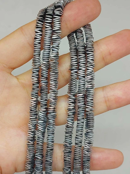 Hematit Taşı Kare Şekilli 1*4mm Dizi (56050) ürün görseli 1